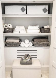 organise linen closet