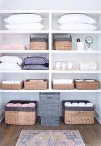 organising linen closet